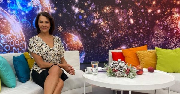 Anna Popek w wyciętym kostiumie naciera się śniegiem -"zafundowałam sobie zimowe SPA"! Wyszło smacznie?