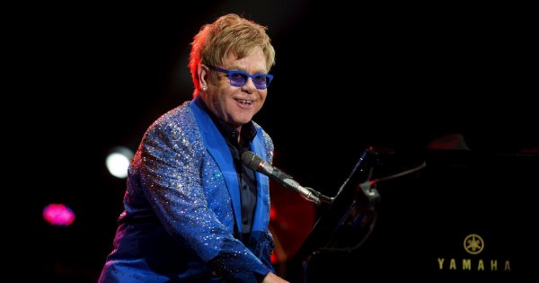 Sir Elton John – wiek, kariera, Instagram. Sprawdź czy znasz historię „Rocketmana”?