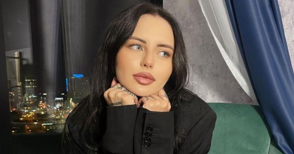 Launo z "Hotelu Paradise" publikuje kuszące zdjęcia! Przy okazji zaprasza na portal erotyczny!