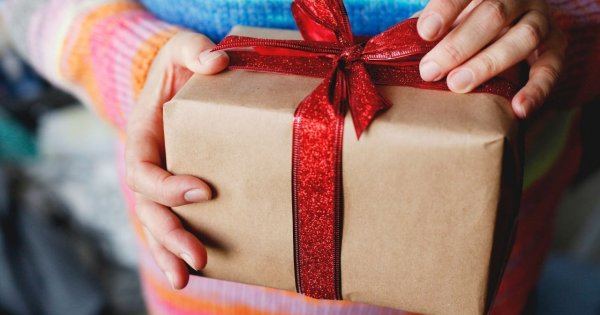 "Żona już kupuje prezenty na święta. Przecież to istne szaleństwo i męczy mnie ten brak spontaniczności!"