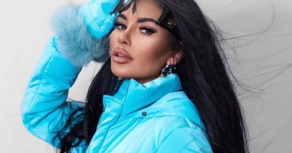 „Królowe życia” – Anna Renusz prezentuje swoją sylwetkę w wyciętym bikini! "Co za figura"!