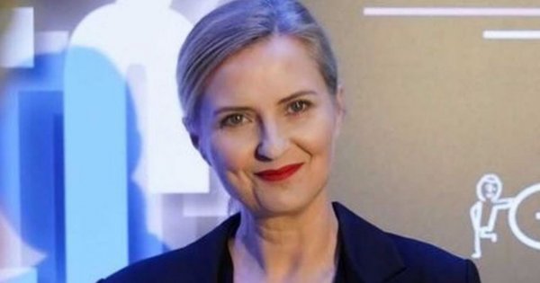 Iza Kuna na romantycznych zdjęciach z ukochanym - "Z Markiem lekarzem, pisarzem, kochankiem...widuje się na kanapie"!
