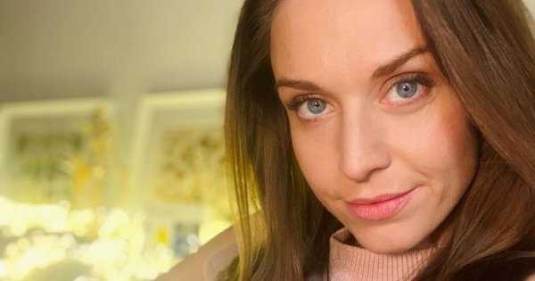 Julia Kamińska leczy złamane serce na rajskich wakacjach! Kto dotrzymuje jej towarzystwa?