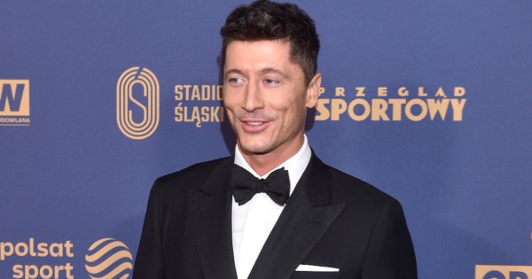 Elegancki Robert Lewandowski z mamą, teściową i siostrą na gali! A gdzie Ania?!