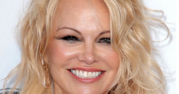 Najstarszy syn Pameli Anderson ma 25 lat! Nie jest podobny do znanej matki!