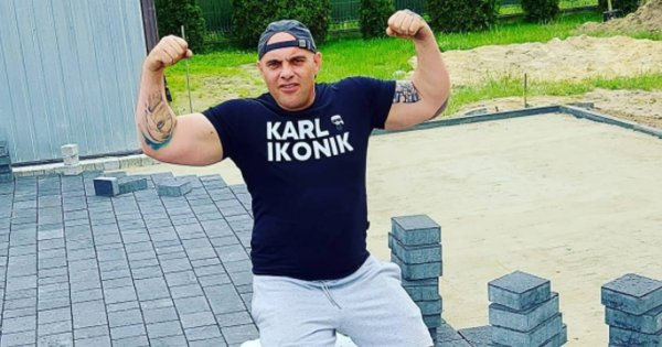 Dominik z "Gogglebox" ma nowy tatuaż! Nietypowy wzór wylądował na jego ciele