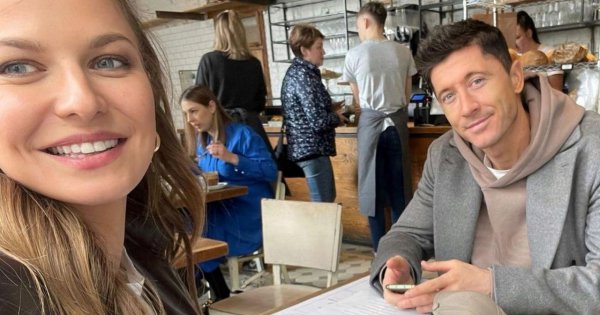 Anna Lewandowska zachwyca czekoladowym, skórzanym kompletem! Nie uwierzysz, jakie buty do niego dobrała! Hit czy kit?