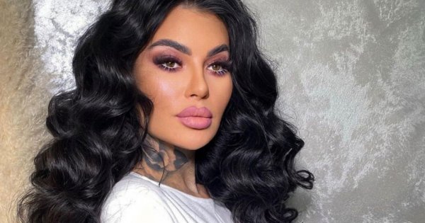 "Królowe życia" - Anna Renusz pozuje w nowej fryzurze i eleganckiej sukience - wygląda jak odmieniona!