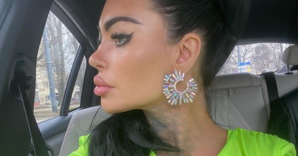 "Królowe życia" - Anna Renusz eksponuje pośladki w stylizacji na Larę Croft! Fani jednak twierdzą, że bliżej jej do Kim Kardashian!