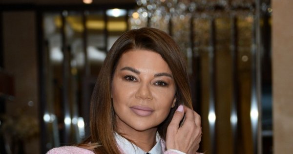 Edyta Górniak z nagrodą "Polish Businesswoman Awards"! Na gali wystąpiła w różowej marynarce i skórzanych spodniach!
