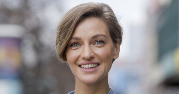 Renata Kaczoruk w jeansowej mini sukience wychodzi ze studia "Dzień dobry TVN". OMG, te nogi to mistrzostwo świata!