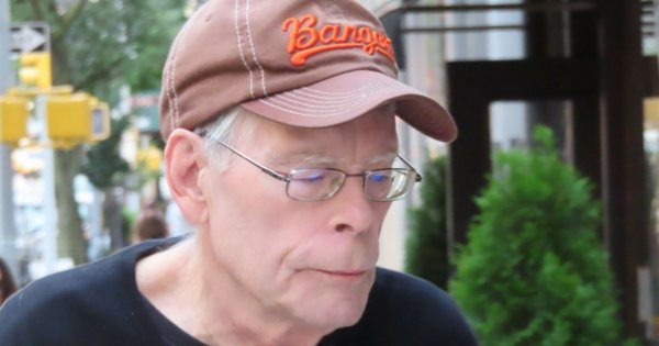 Stephen King - "Zazwyczaj nie publikuję własnych zdjęć, ale dzisiaj zrobię wyjątek"! Pisarz w swoim stylu wspiera Ukrainę!