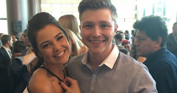 Pamiętacie tego blond przystojniaka z filmu "Randka z gwiazdą"? Tak teraz wygląda Sterling Knight! Jest nie do poznania!