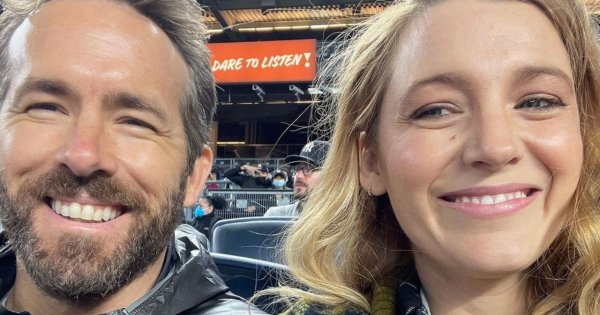 Blake Lively w ultra modnych ogrodniczkach i botkach na wysokim obcasie. Stylowy look?
