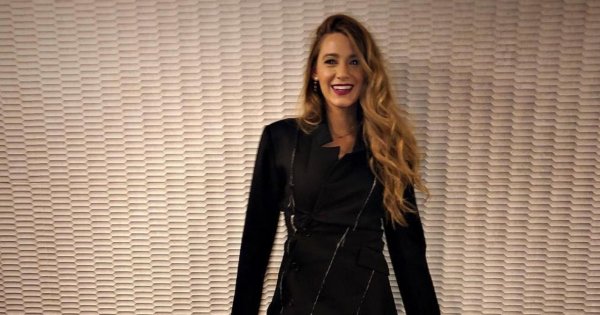 Szczuplutka Blake Lively w casualowych stylizacjach. Zapomniała założyć stanika? „Najzgrabniejsza i najlepiej ubrana aktorka!” – ktoś pisze