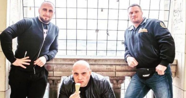 Dominik Abus z "Gogglebox" dodał selfie z piękną żoną! Fani: "Ależ ta Twoja żona jest petarda...!"