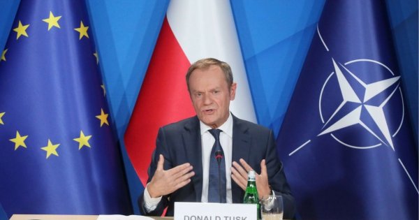 Donald Tusk dostał życzenia od członków partii rządzącej? To nagranie podbija Internet!