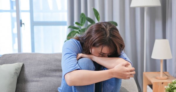 "Nie jestem gotowa, aby iść na grób męża, przez co teściowa rozpowiada innym brednie na mój temat"