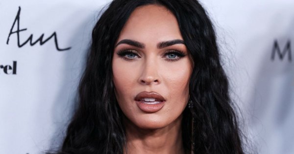 Megan Fox odsłania nogi na ściance Fashion Awards! "To bluzka czy sukienka?" - pytają fani