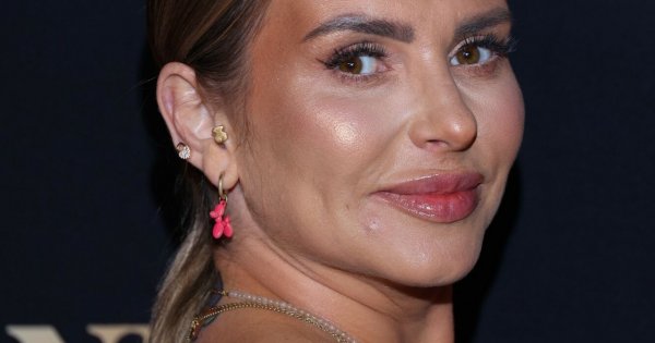 Monika Goździalska w kuszącej stylizacji bez stanika na premierze filmu „365 dni: Ten dzień”. Jak wypadła?