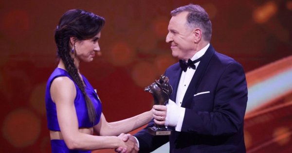 Ida Nowakowska chwali TVP za "dualizm medialny": "Dziękuję za te nadrzędne, przepiękne wartości, które reprezentuje stacja"