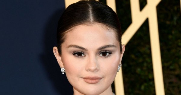 Selena Gomez zaszalała z fryzurą! Long bob i grzywka fringe bangs kompletnie odmieniły jej twarz!