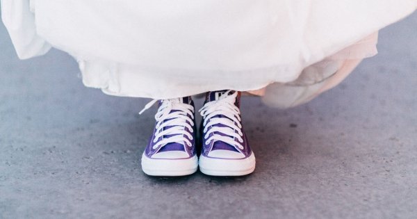 "Do ślubu chcę iść w trampkach. Teściowa wpadła w szał i nazwała mnie klaunem, a nie panną młodą..."