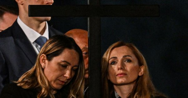 Ukrainka i Rosjanka wspólnie niosły krzyż w Koloseum! Kobiety ponad podziałami!