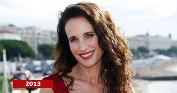 Andie MacDowell z siwymi włosami w Cannes 2022. Tak obecnie wygląda 64-letnia gwiazda "Czterech wesel i pogrzebu"