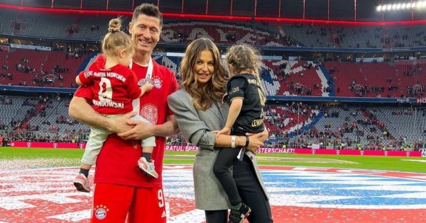 Anna Lewandowska pokazała urocze fotki Roberta z córeczkami. W końcu można ocenić, do kogo są bardziej podobne!
