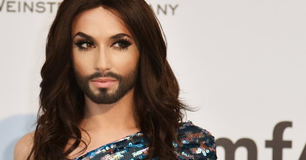 Eurowizja 2022: Conchita Wurst w prześwitującym body, gorsecie i kozakach za kolano. Odpowiedni strój?!