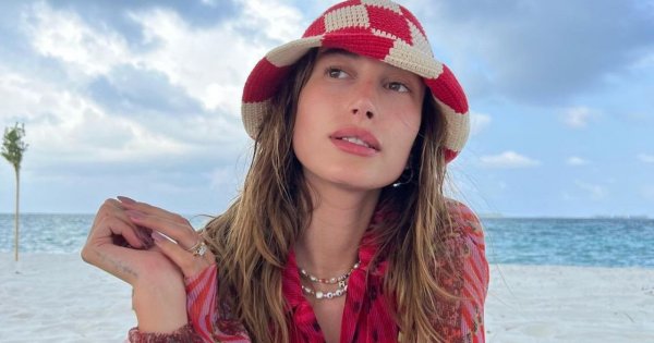 Hailey Bieber pokazuje archiwalne zdjęcia z mamą. Widać po kim modelka odziedziczyła urodę!