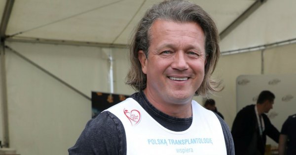 Jarek Jakimowicz daje popis i zrywa tęczowa flagę z okna! Przez jego zachowanie restauracja ma kłopoty