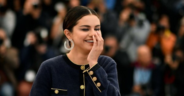 Najpiękniejsze sukienki Seleny Gomez! To świetne pomysły na stylizację na wesele, komunię i chrzciny!