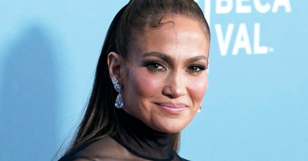 Jennifer Lopez bez majtek i stanika na ściance. Jeden nieroztropny ruch i zaliczyłaby wpadkę!