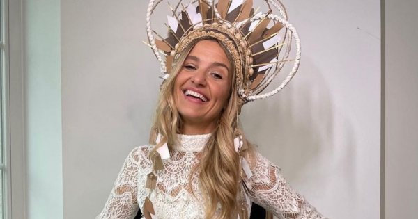 Joanna Koroniewska w bikini świętuje pierwszy dzień lata: "Co za brzuch! Ale kolana to masz paskudne" - piszą fani
