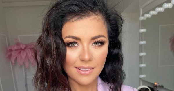Kasia Cichopek w najmodniejszej sukience? To trendy propozycja na weselną stylizację!