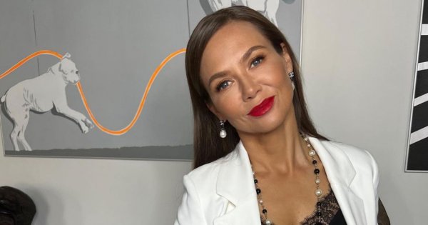 Kinga Rusin na fotografiach córki Igi. Wygląda zachwycająco, ale ma outfit! Fani: "Iga ma dobre oko"