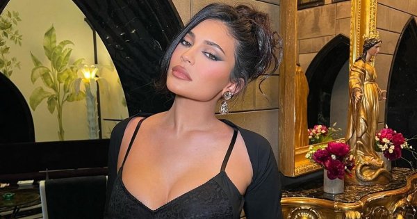 Kylie Jenner pokazała sutki! W sprytny sposób obeszła cenzurę Instagrama!