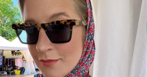 Lara Gessler miała aż trzy sukienki na ślubie brata. Która z nich była najlepsza? Mimo zaawansowanej ciąży prezentowała się świetnie!