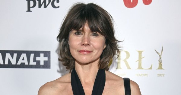 Orły 2022: Małgorzata Szumowska w czarnej powycinanej sukience. Internauci ostro: Kto cię tak oszpecił?