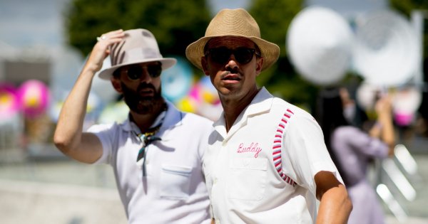 Moda męska – lato 2022! Najlepsze outfity do pracy, na plażę, wycieczkę i imprezę!