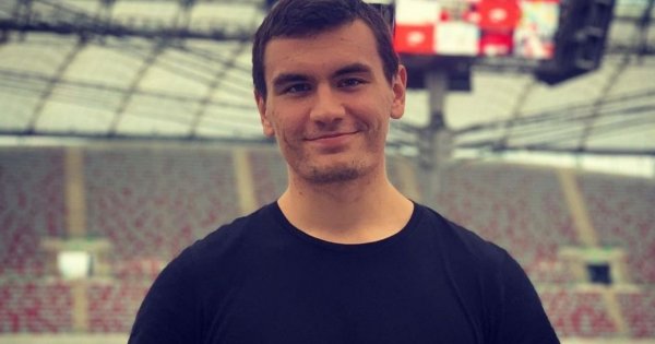 Conan Kaźmierski o swoim biznesie: "Trzeba zapier***ać!". Fani: "To od mamusi już nie ciągniesz?"