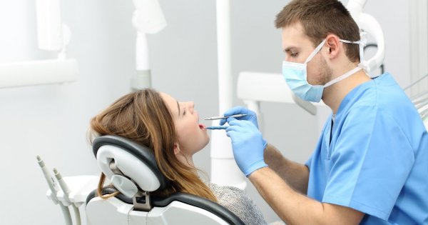 "Panicznie boję się dentysty! Wolę rodzić dzieci, niż siadać na dentystycznym fotelu"