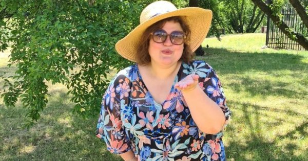 Dominika Gwit w stroju kąpielowym. Sprytnie ukryła krągłości pod modnym kimonem?