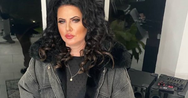 "Królowe Życia" - Edzia pozuje w zbożu w ubraniach z własnej kolekcji i prezentuje zgrabne nogi. Schudła?