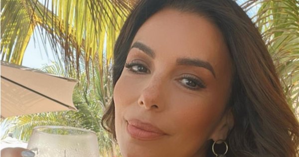 Eva Longoria w czarnej sukience na premierze filmu. Dół grzeczny, ale góra…. Czy to udana stylizacja?