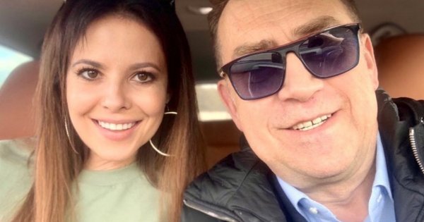 Paulina Koziejowska wygina się w skąpym bikini na plaży. Ktoś pisze: "Gorąca kobieta"