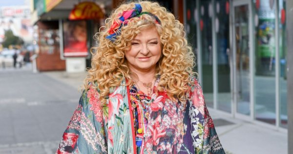 Magda Gessler na mocno wyretuszowanym zdjęciu! Restauratorka przypomina na nim Natalię Siwiec!