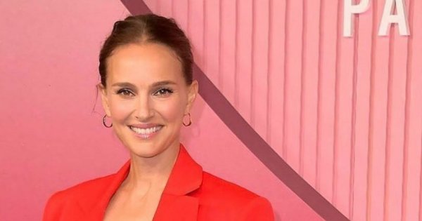 45-letnia Natalie Portman pokazała zaawansowany ciążowy brzuszek. Ten jeden szczegół z najnowszej sesji robi wrażenie [zdjęcie]